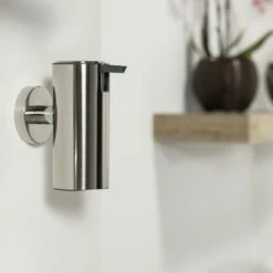 Tiger Zeepdispenser Boston Hangend Glanzend RVS 9 Tiger Zeepdispenser Boston Hangend Glanzend RVS -Badkamerartikelen Winkel 123 2438