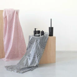 Sealskin Douchegordijn Brave 180x200cm D.roze/wit 20 Sealskin Douchegordijn Brave 180x200cm D.roze/wit -Badkamerartikelen Winkel 123 6056